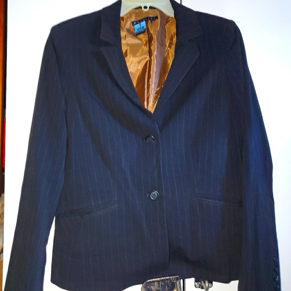 Black Blazer Parallel Edit